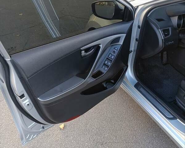 Сірий Хендай Аванте, об'ємом двигуна 1.59 л та пробігом 235 тис. км за 9000 $, фото 7 на Automoto.ua