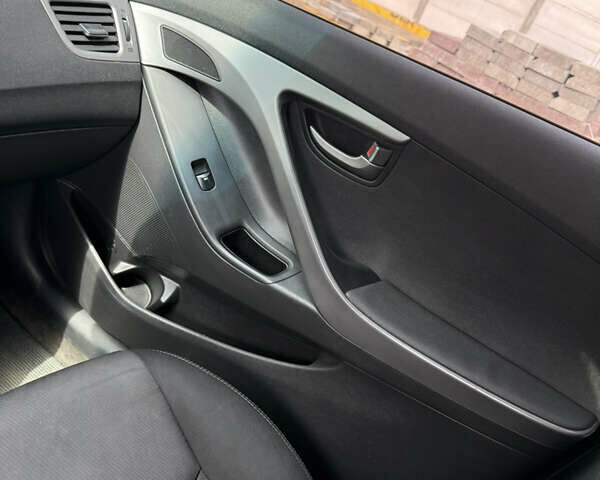 Сірий Хендай Аванте, об'ємом двигуна 1.6 л та пробігом 225 тис. км за 8499 $, фото 15 на Automoto.ua