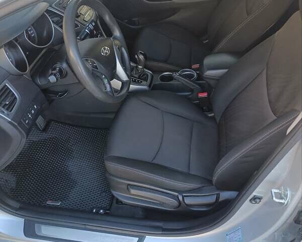 Сірий Хендай Аванте, об'ємом двигуна 1.59 л та пробігом 235 тис. км за 9000 $, фото 8 на Automoto.ua