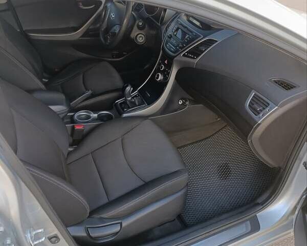 Сірий Хендай Аванте, об'ємом двигуна 1.59 л та пробігом 235 тис. км за 9000 $, фото 9 на Automoto.ua