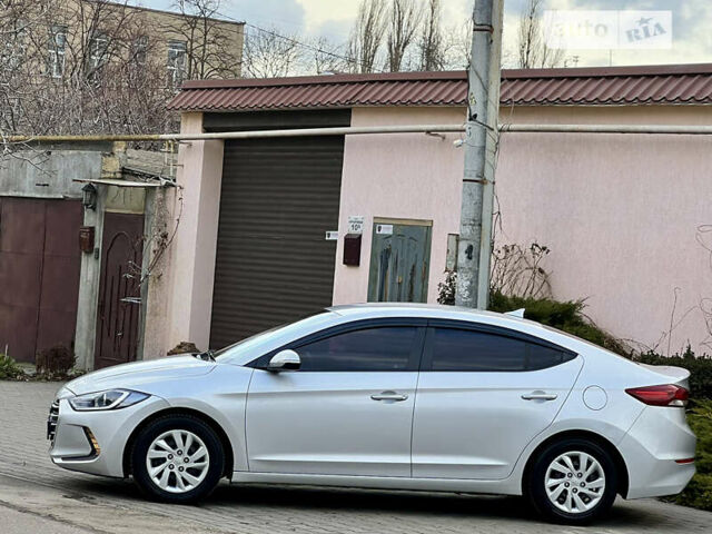 Сірий Хендай Аванте, об'ємом двигуна 1.6 л та пробігом 148 тис. км за 10700 $, фото 4 на Automoto.ua