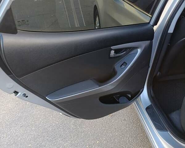 Сірий Хендай Аванте, об'ємом двигуна 1.59 л та пробігом 235 тис. км за 9000 $, фото 11 на Automoto.ua