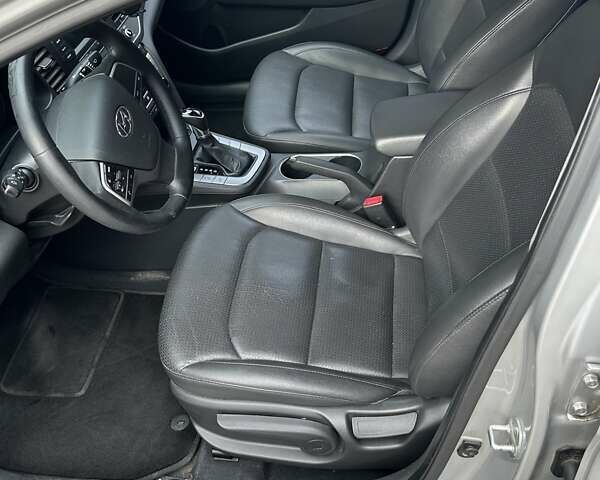 Сірий Хендай Аванте, об'ємом двигуна 1.6 л та пробігом 189 тис. км за 11500 $, фото 4 на Automoto.ua