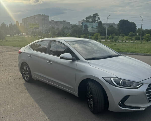 Сірий Хендай Аванте, об'ємом двигуна 1.58 л та пробігом 175 тис. км за 12000 $, фото 9 на Automoto.ua