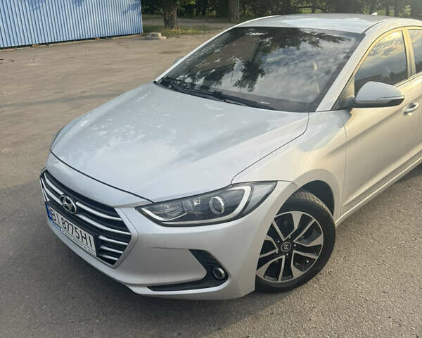 Сірий Хендай Аванте, об'ємом двигуна 1.58 л та пробігом 175 тис. км за 12000 $, фото 14 на Automoto.ua