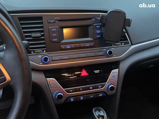 Серый Хендай Аванте, объемом двигателя 1.6 л и пробегом 189 тыс. км за 11690 $, фото 19 на Automoto.ua