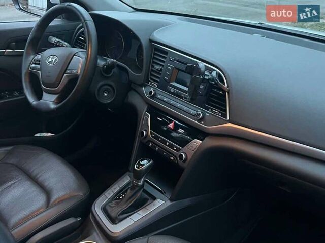 Серый Хендай Аванте, объемом двигателя 1.6 л и пробегом 189 тыс. км за 11690 $, фото 26 на Automoto.ua