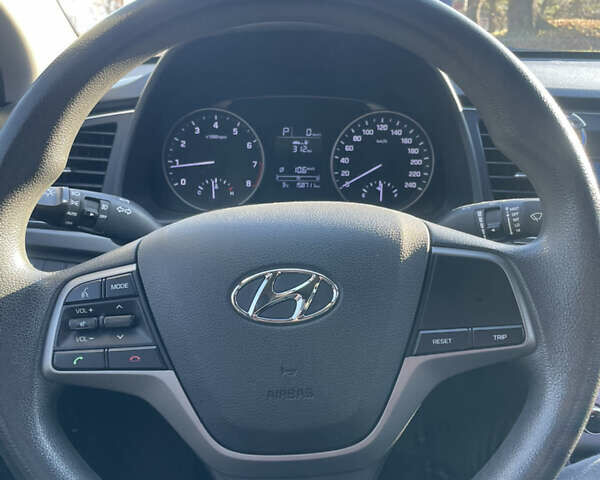 Сірий Хендай Аванте, об'ємом двигуна 1.6 л та пробігом 159 тис. км за 9700 $, фото 9 на Automoto.ua