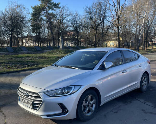Сірий Хендай Аванте, об'ємом двигуна 1.6 л та пробігом 159 тис. км за 9700 $, фото 3 на Automoto.ua