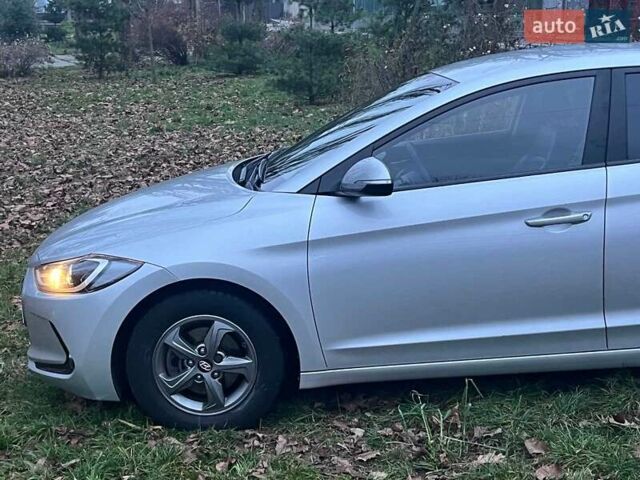 Серый Хендай Аванте, объемом двигателя 1.6 л и пробегом 189 тыс. км за 11690 $, фото 5 на Automoto.ua