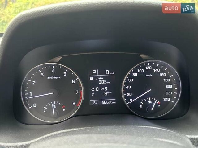 Сірий Хендай Аванте, об'ємом двигуна 1.6 л та пробігом 189 тис. км за 11500 $, фото 9 на Automoto.ua