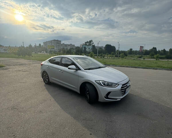 Сірий Хендай Аванте, об'ємом двигуна 1.58 л та пробігом 175 тис. км за 12000 $, фото 10 на Automoto.ua