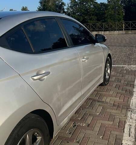 Серый Хендай Аванте, объемом двигателя 1.6 л и пробегом 151 тыс. км за 10700 $, фото 3 на Automoto.ua
