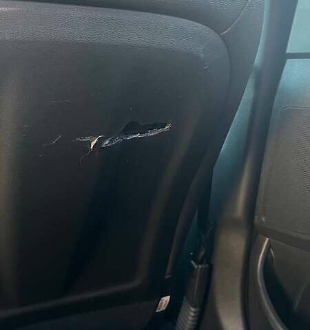 Серый Хендай Аванте, объемом двигателя 1.6 л и пробегом 151 тыс. км за 10700 $, фото 13 на Automoto.ua