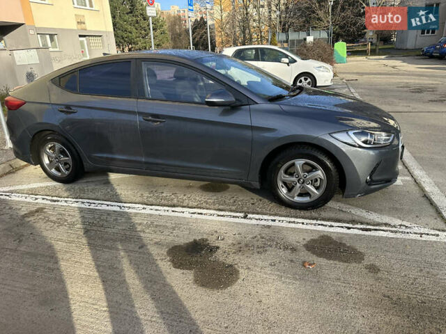 Серый Хендай Аванте, объемом двигателя 1.6 л и пробегом 185 тыс. км за 11800 $, фото 3 на Automoto.ua
