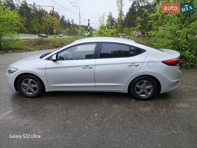 Сірий Хендай Аванте, об'ємом двигуна 1.59 л та пробігом 230 тис. км за 9700 $, фото 3 на Automoto.ua