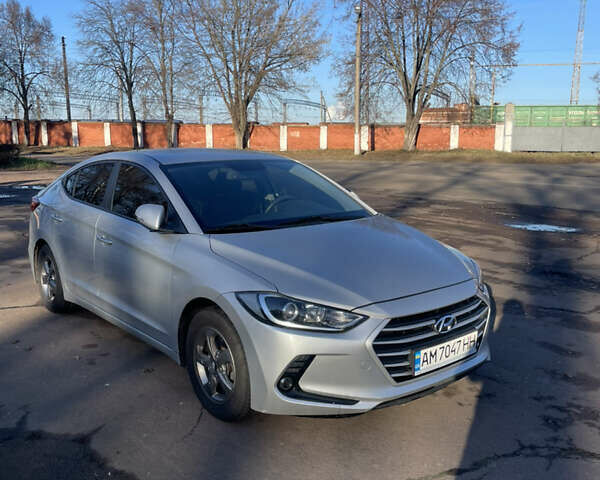 Сірий Хендай Аванте, об'ємом двигуна 1.6 л та пробігом 159 тис. км за 9700 $, фото 2 на Automoto.ua