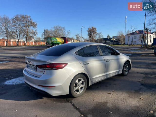 Сірий Хендай Аванте, об'ємом двигуна 1.6 л та пробігом 159 тис. км за 9700 $, фото 7 на Automoto.ua