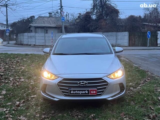 Серый Хендай Аванте, объемом двигателя 1.6 л и пробегом 189 тыс. км за 11690 $, фото 1 на Automoto.ua