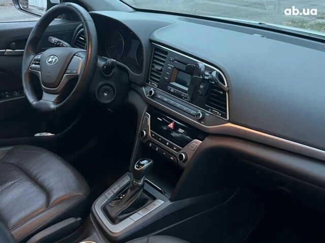 Серый Хендай Аванте, объемом двигателя 1.6 л и пробегом 189 тыс. км за 11690 $, фото 27 на Automoto.ua