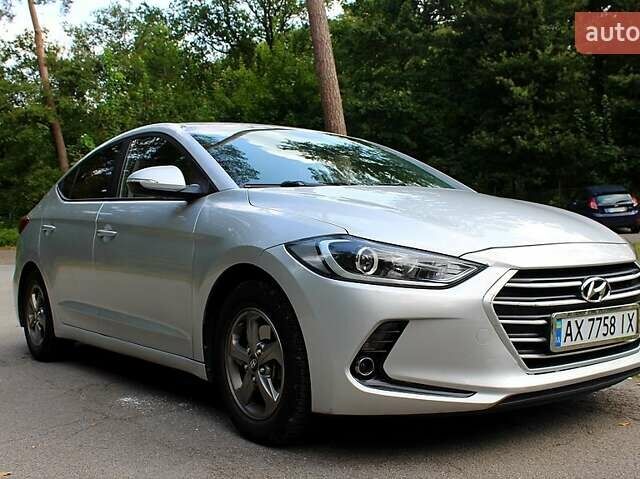 Серый Хендай Аванте, объемом двигателя 1.6 л и пробегом 145 тыс. км за 11200 $, фото 1 на Automoto.ua