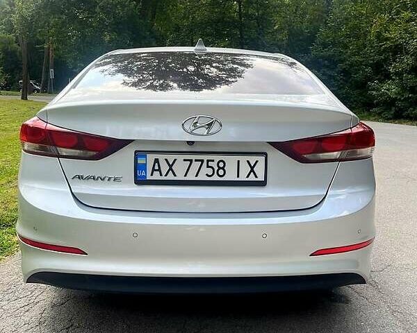 Серый Хендай Аванте, объемом двигателя 1.6 л и пробегом 145 тыс. км за 11200 $, фото 4 на Automoto.ua