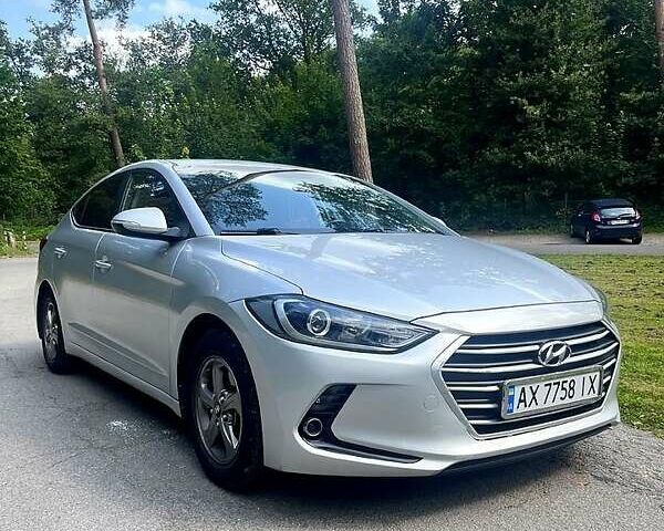 Серый Хендай Аванте, объемом двигателя 1.6 л и пробегом 145 тыс. км за 11200 $, фото 5 на Automoto.ua