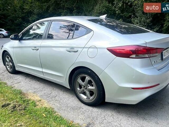 Серый Хендай Аванте, объемом двигателя 1.6 л и пробегом 145 тыс. км за 11200 $, фото 3 на Automoto.ua