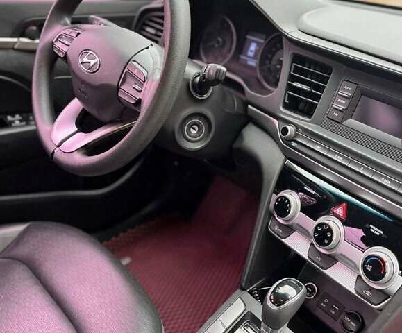 Серый Хендай Аванте, объемом двигателя 1.6 л и пробегом 172 тыс. км за 14800 $, фото 7 на Automoto.ua