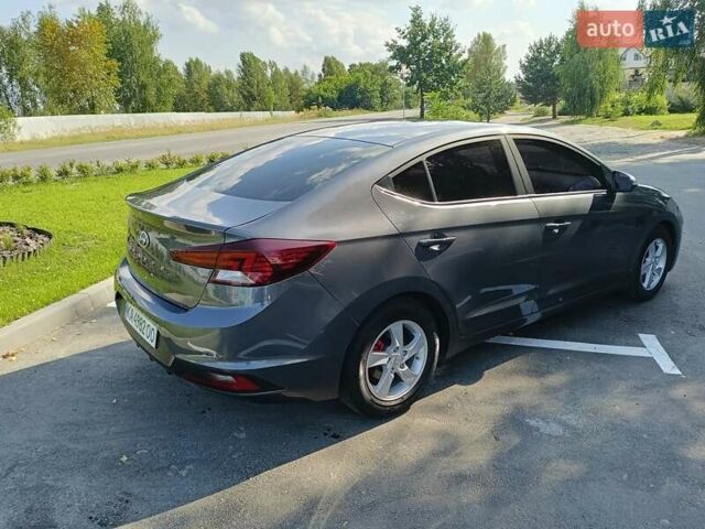 Серый Хендай Аванте, объемом двигателя 1.6 л и пробегом 172 тыс. км за 14800 $, фото 5 на Automoto.ua