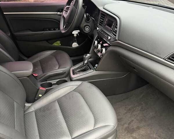 Серый Хендай Аванте, объемом двигателя 1.59 л и пробегом 220 тыс. км за 13000 $, фото 11 на Automoto.ua