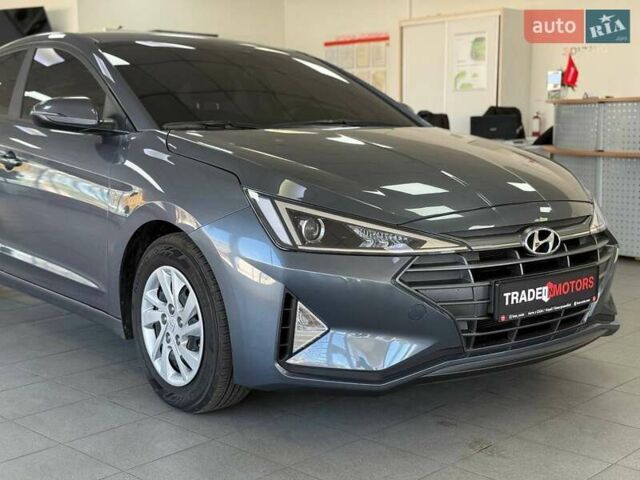 Сірий Хендай Аванте, об'ємом двигуна 1.6 л та пробігом 98 тис. км за 14990 $, фото 1 на Automoto.ua