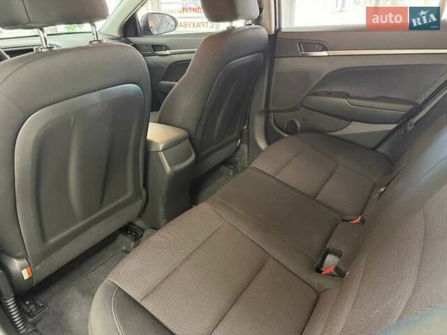 Сірий Хендай Аванте, об'ємом двигуна 1.6 л та пробігом 98 тис. км за 14990 $, фото 31 на Automoto.ua