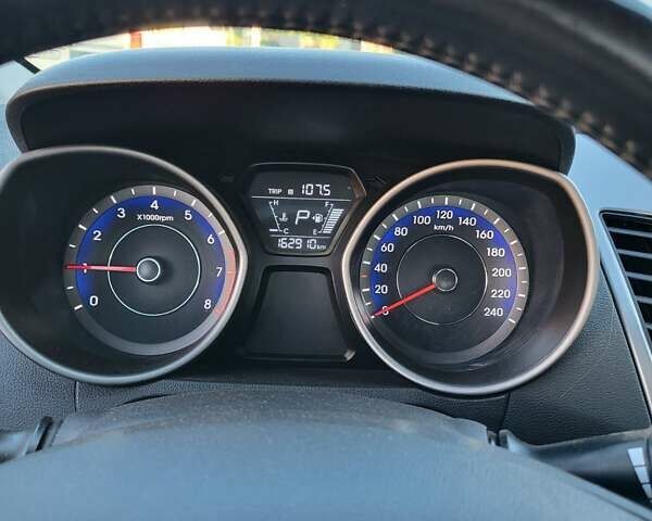 Синий Хендай Аванте, объемом двигателя 1.59 л и пробегом 163 тыс. км за 9900 $, фото 8 на Automoto.ua