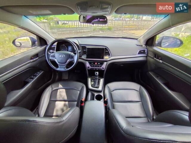 Синий Хендай Аванте, объемом двигателя 1.58 л и пробегом 230 тыс. км за 12000 $, фото 17 на Automoto.ua