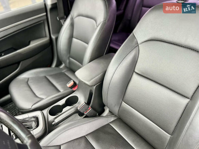 Синій Хендай Аванте, об'ємом двигуна 1.6 л та пробігом 231 тис. км за 12300 $, фото 31 на Automoto.ua