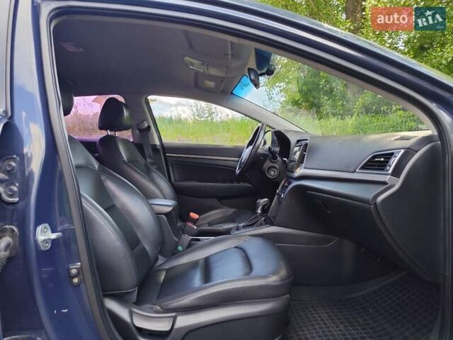 Синий Хендай Аванте, объемом двигателя 1.58 л и пробегом 230 тыс. км за 12000 $, фото 10 на Automoto.ua