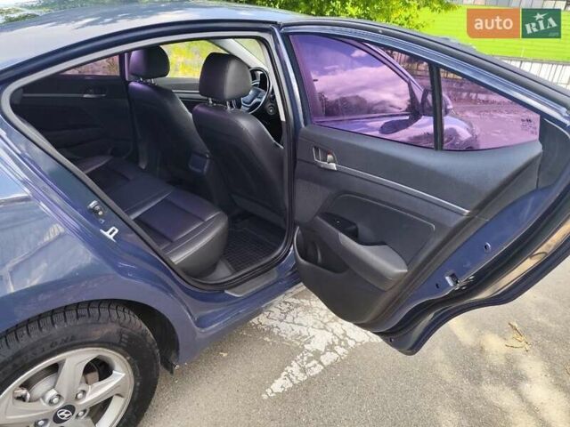 Синий Хендай Аванте, объемом двигателя 1.58 л и пробегом 230 тыс. км за 12000 $, фото 16 на Automoto.ua