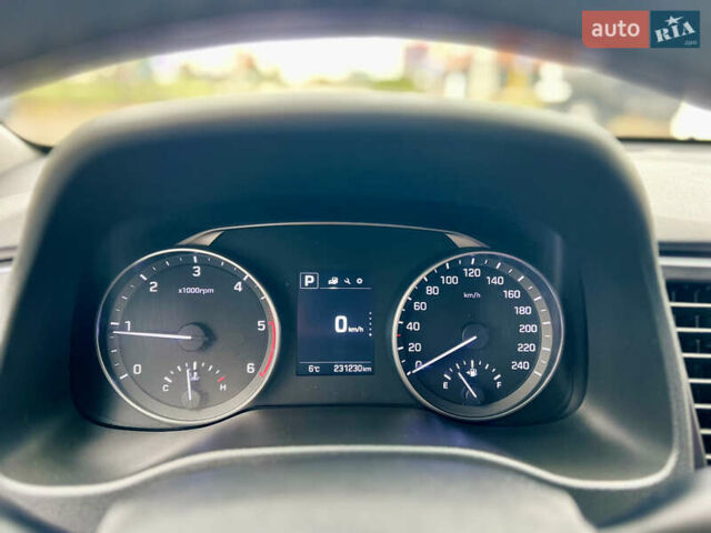 Синій Хендай Аванте, об'ємом двигуна 1.6 л та пробігом 231 тис. км за 12300 $, фото 26 на Automoto.ua