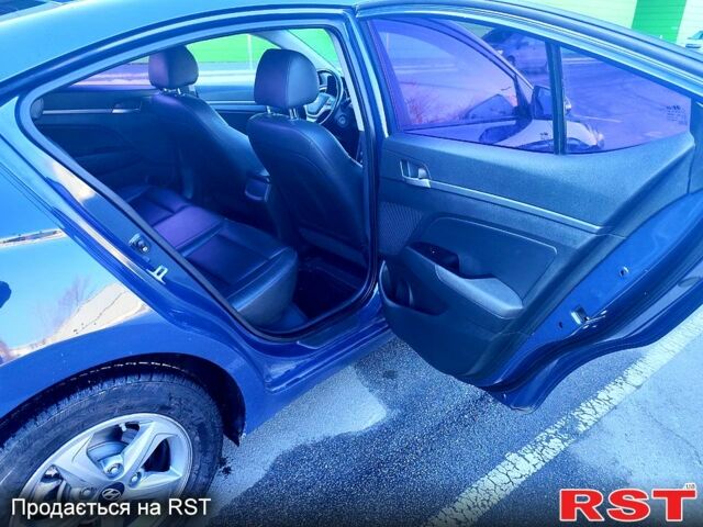 Синий Хендай Аванте, объемом двигателя 1.6 л и пробегом 230 тыс. км за 12000 $, фото 12 на Automoto.ua