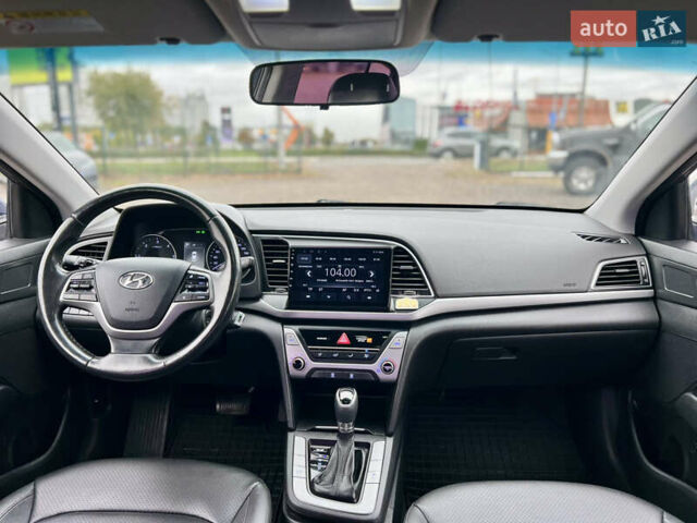 Синій Хендай Аванте, об'ємом двигуна 1.6 л та пробігом 231 тис. км за 12300 $, фото 18 на Automoto.ua