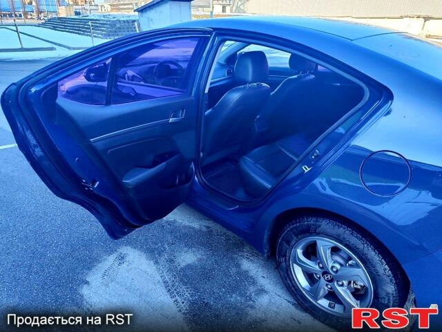 Синий Хендай Аванте, объемом двигателя 1.6 л и пробегом 230 тыс. км за 12000 $, фото 10 на Automoto.ua