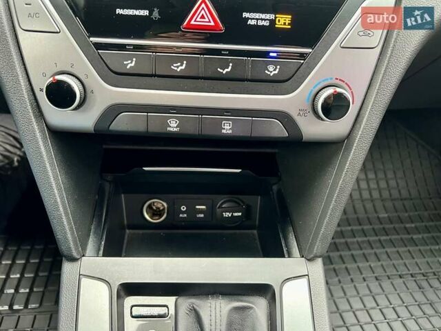 Синий Хендай Аванте, объемом двигателя 1.6 л и пробегом 231 тыс. км за 11900 $, фото 25 на Automoto.ua