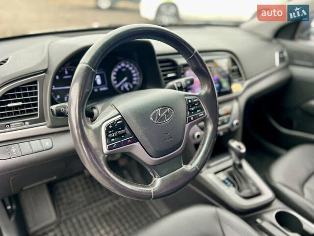 Синій Хендай Аванте, об'ємом двигуна 1.6 л та пробігом 231 тис. км за 12300 $, фото 27 на Automoto.ua