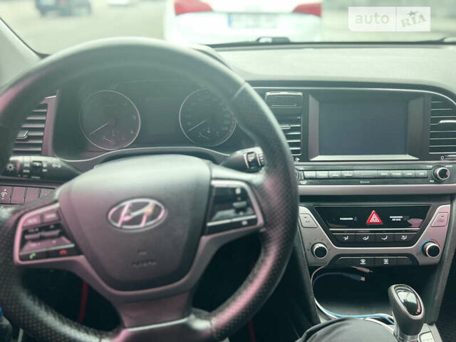 Синий Хендай Аванте, объемом двигателя 1.6 л и пробегом 130 тыс. км за 11500 $, фото 12 на Automoto.ua