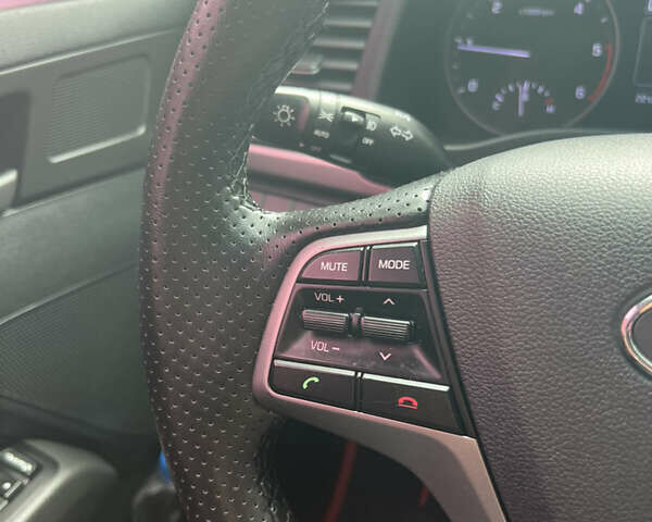 Синий Хендай Аванте, объемом двигателя 1.6 л и пробегом 130 тыс. км за 11500 $, фото 17 на Automoto.ua