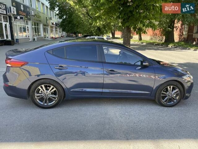 Синий Хендай Аванте, объемом двигателя 1.6 л и пробегом 160 тыс. км за 11999 $, фото 4 на Automoto.ua