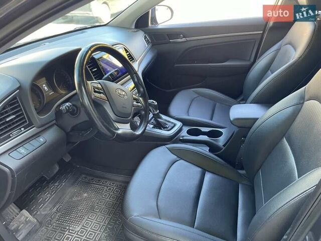 Синий Хендай Аванте, объемом двигателя 1.6 л и пробегом 160 тыс. км за 11999 $, фото 15 на Automoto.ua