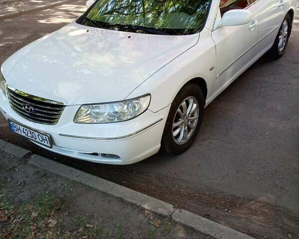 Белый Хендай Азера, объемом двигателя 2.7 л и пробегом 208 тыс. км за 6300 $, фото 2 на Automoto.ua