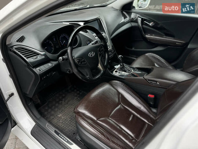 Білий Хендай Азера, об'ємом двигуна 3 л та пробігом 189 тис. км за 8200 $, фото 19 на Automoto.ua